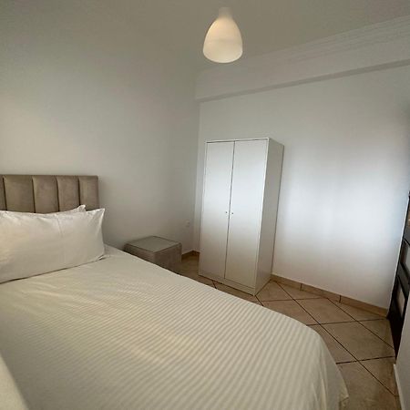Apartamento Piso céntrico y a pie de playa. Martil Habitación foto