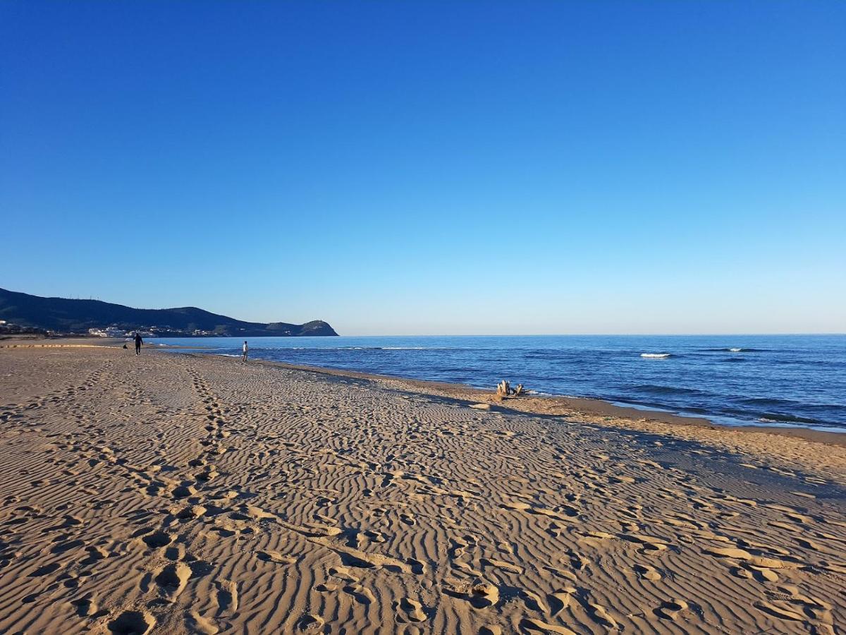 Apartamento Piso céntrico y a pie de playa. Martil Exterior foto
