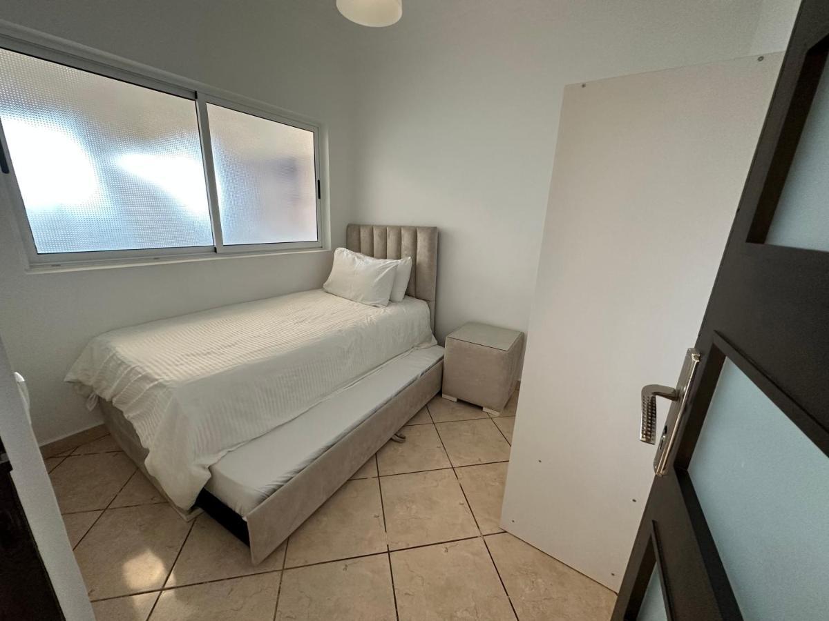 Apartamento Piso céntrico y a pie de playa. Martil Exterior foto