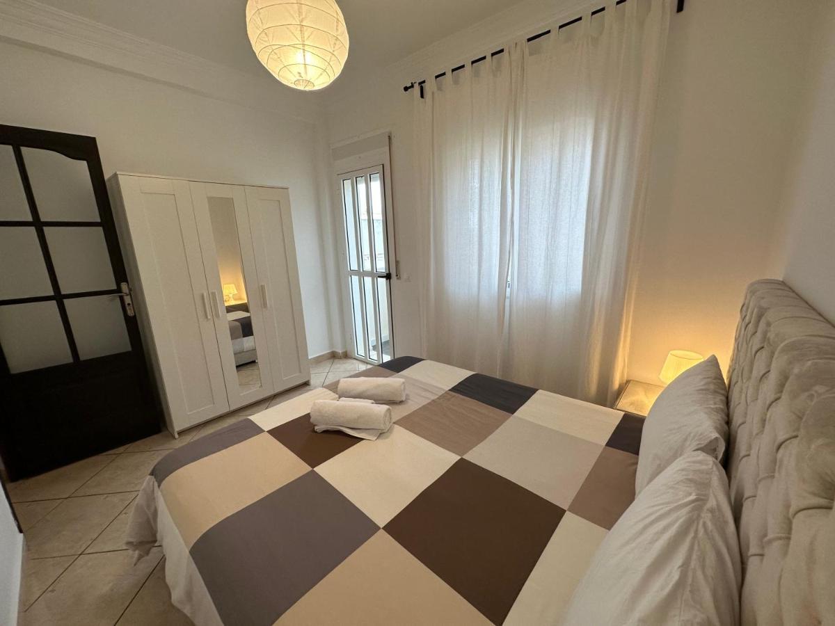 Apartamento Piso céntrico y a pie de playa. Martil Exterior foto