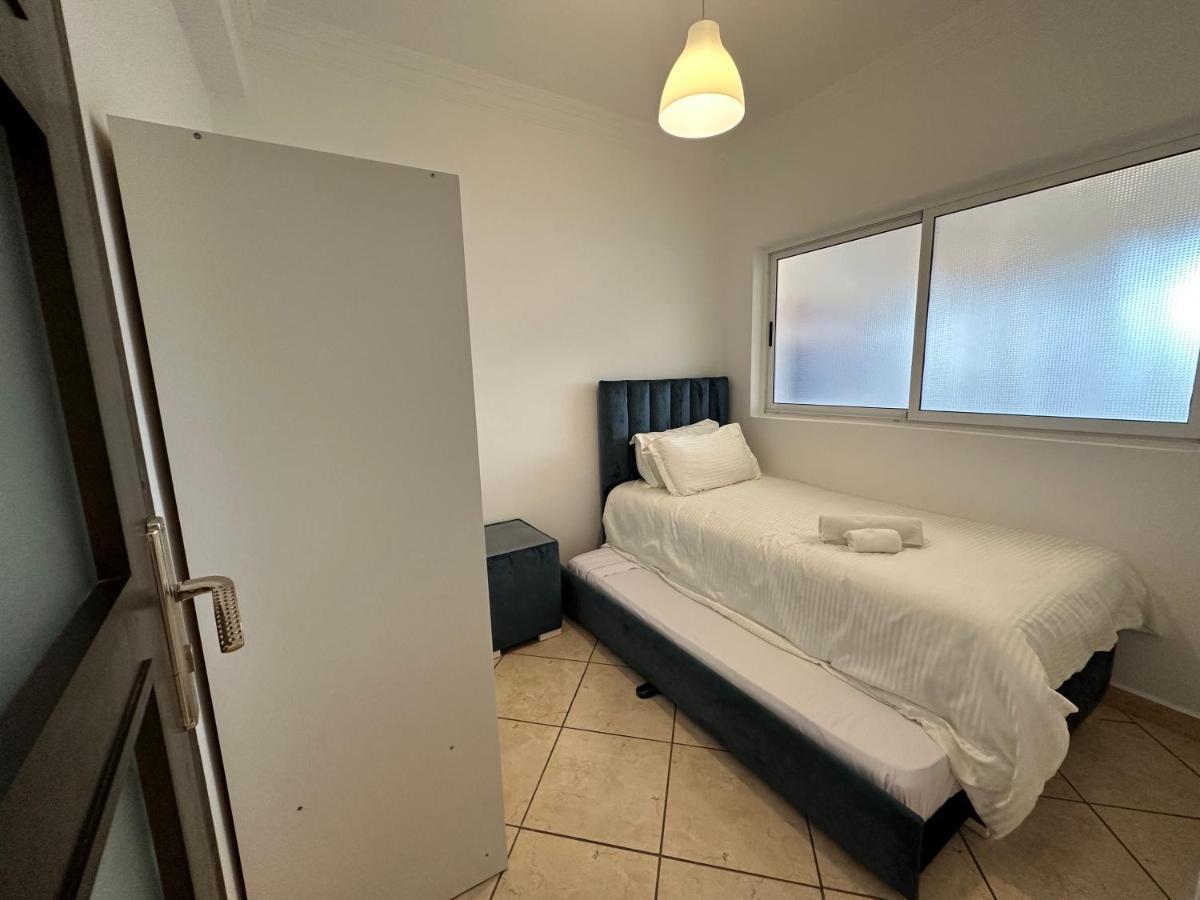 Apartamento Piso céntrico y a pie de playa. Martil Exterior foto